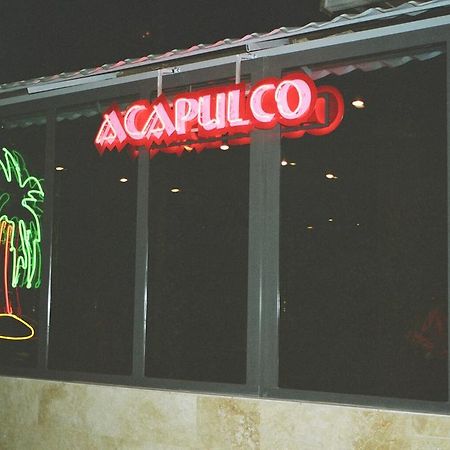 Motel Acapulco Ereván Exterior foto
