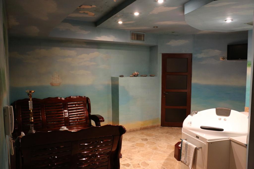 Motel Acapulco Ereván Exterior foto